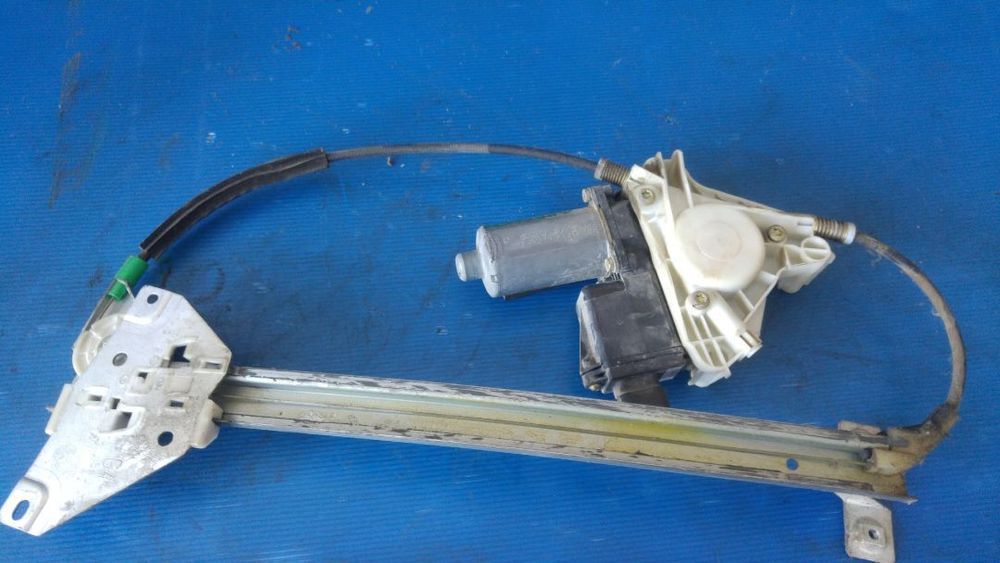 macara cu motoras dreapta spate mitsubishi space star 2003 0130821788
