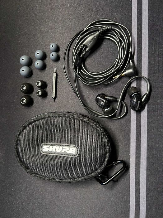 Căști Shure SE215 BK (negre) + husă + accesorii – stare foarte bună