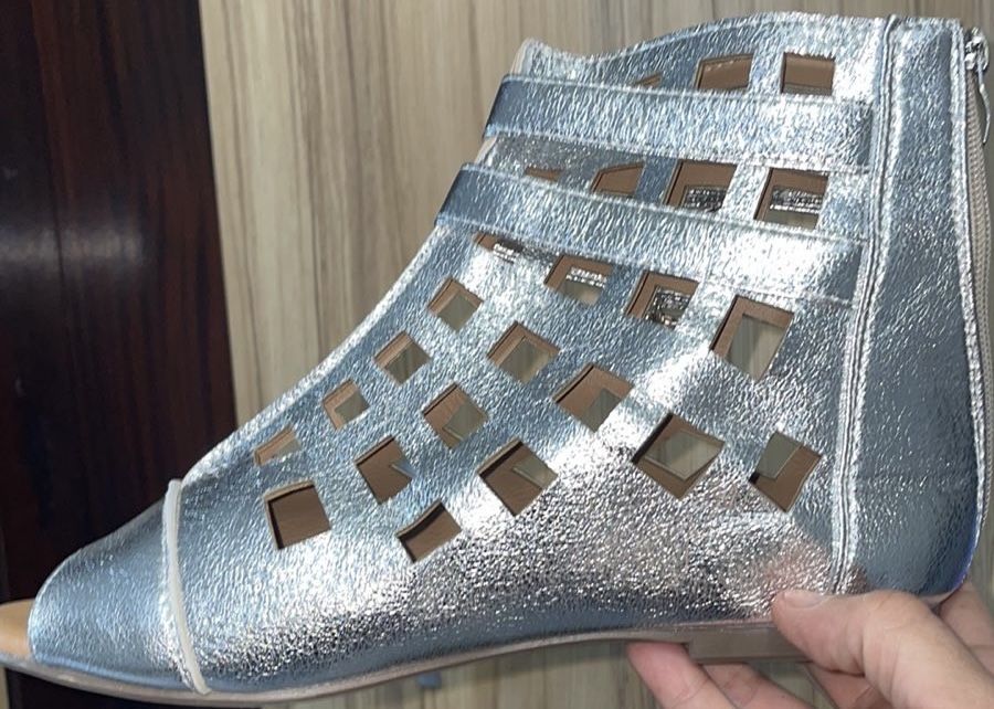 Сребристи Обувки Боти