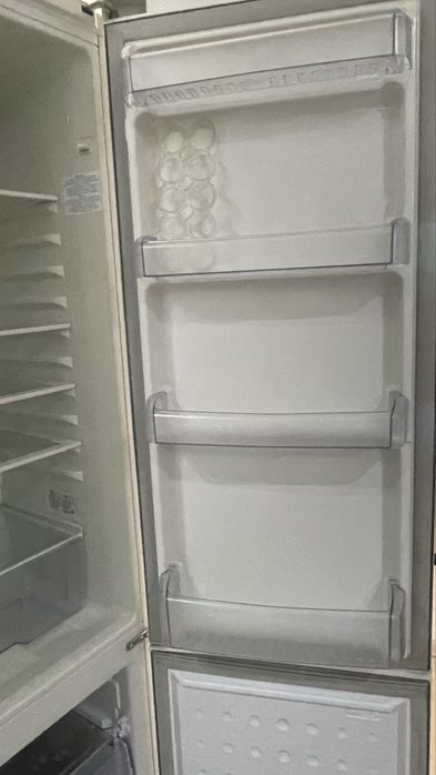 Срочно! Продам холодильник beko