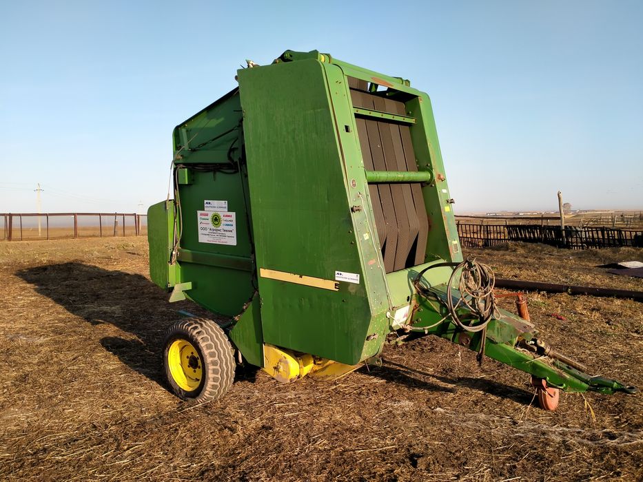 Пресс подборщик John Deere 550
