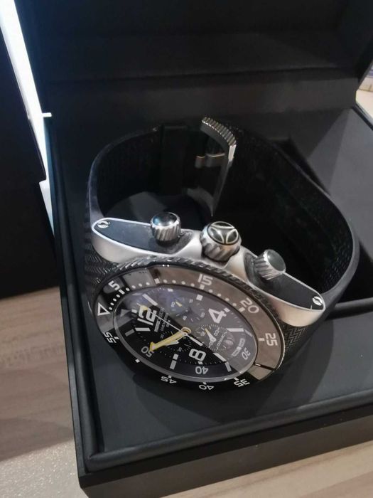 Часовник MOMO DESIGN Chrono
Ceramic Dive Master 100m - Сапфир - Ronda