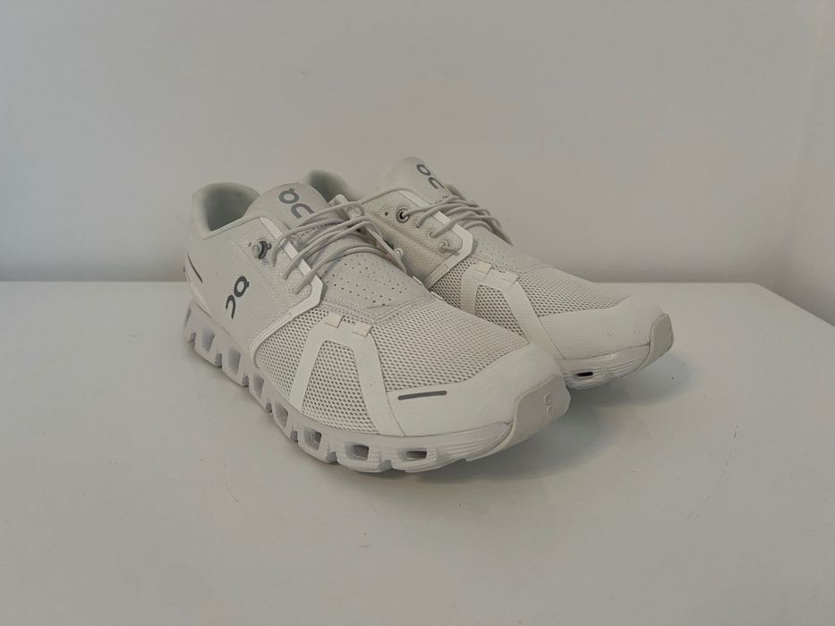 On Running Cloud 5 All White 44