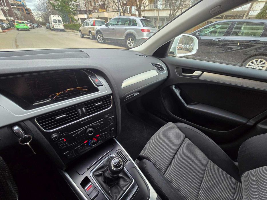 Продавам Audi A4