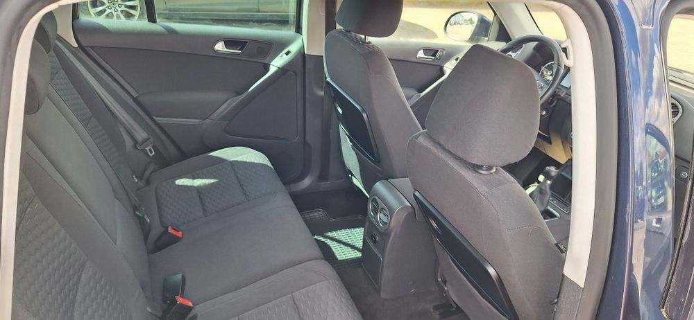 VW Tiguan  an 2011 motor 2.0i benzină 211 CP Full options 125.000 km 100% REALI Înmatriculat România taxe la zi distribuția schimbată etc;