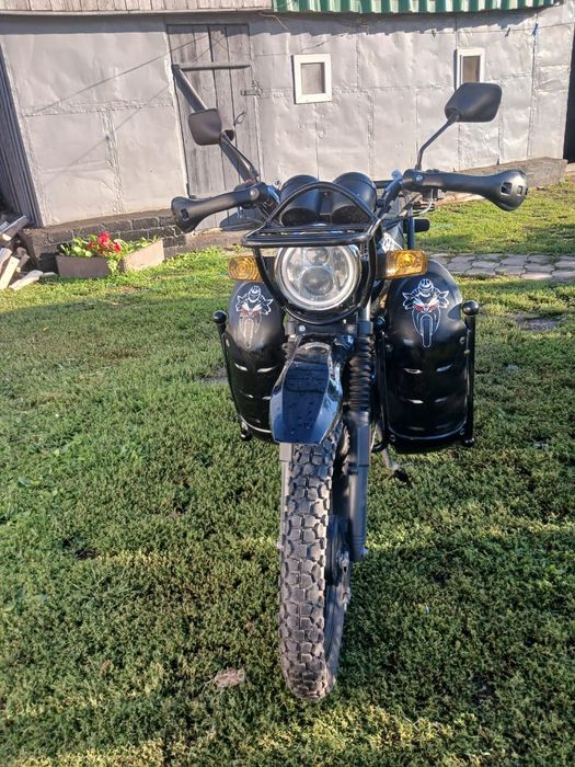 Мотоцикл suzuki.