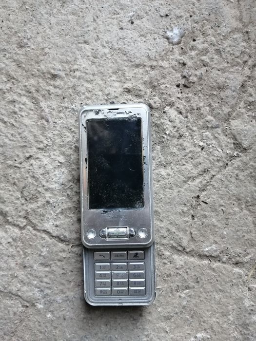 Телефон на запчасть