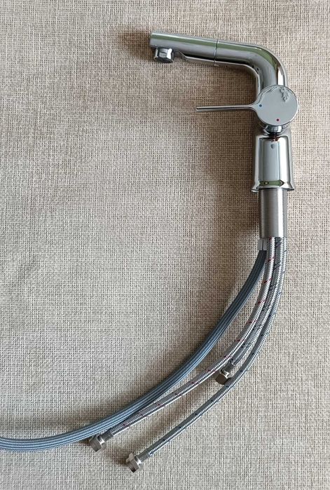 Смесител за мивка с изтеглящ се механизъм. Нов.