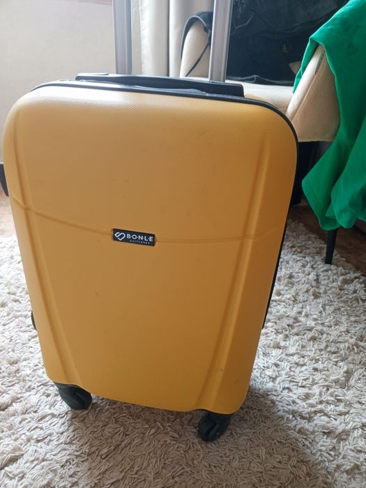 продам чемодан новый