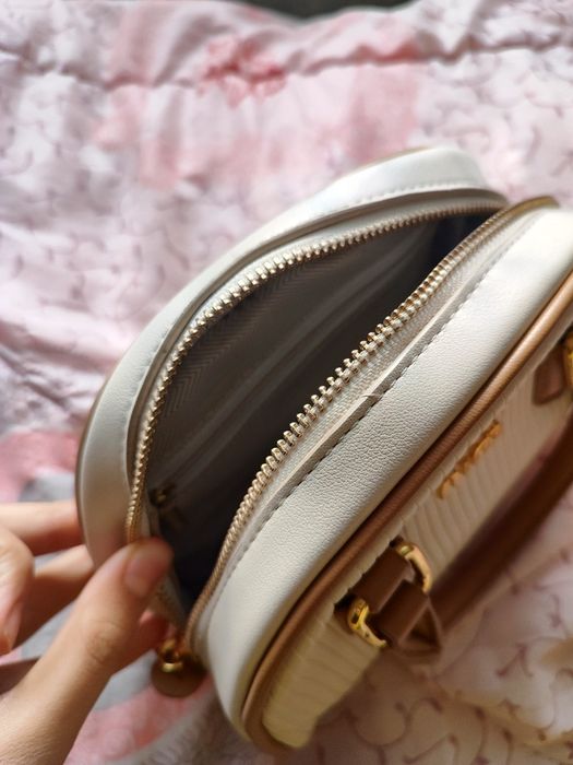 Ayollar sumkasi Yangi holatda Brend miu miu remishoklari bor