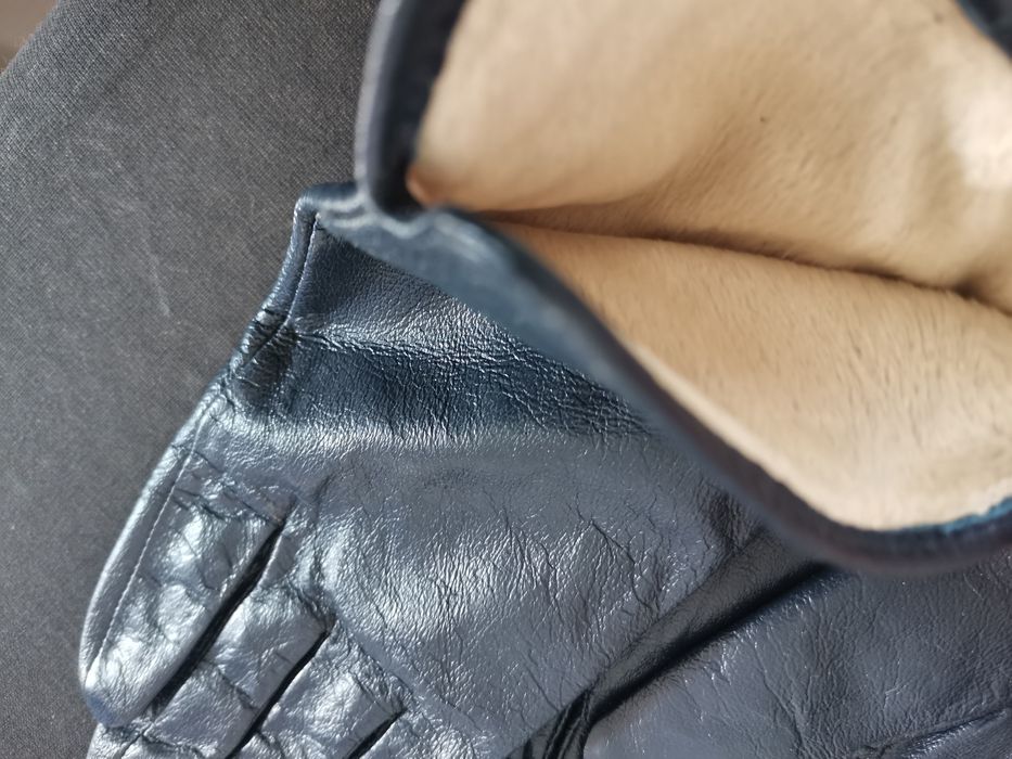 Дамски кожени ръкавици