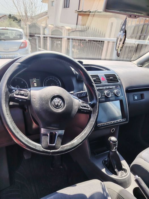 Auto vw TOURAN AN 2013  nr. Tel. 0745519697