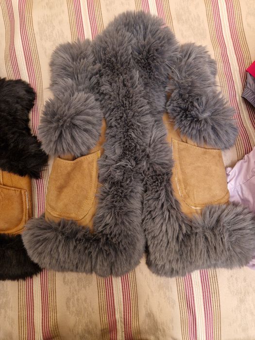 Продам детские меховые жилетки