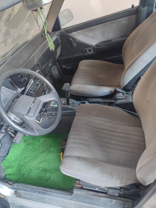 Tayota 4WD terkl 1984-yil ishlab chiqarilgan