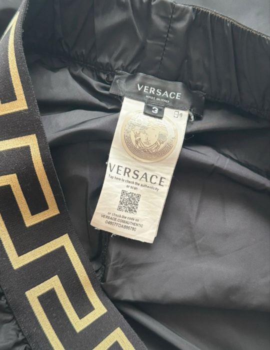 Pantaloni versace marimea s fit de un m