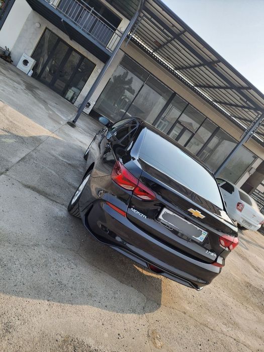 Srochna sotiladi 14100$