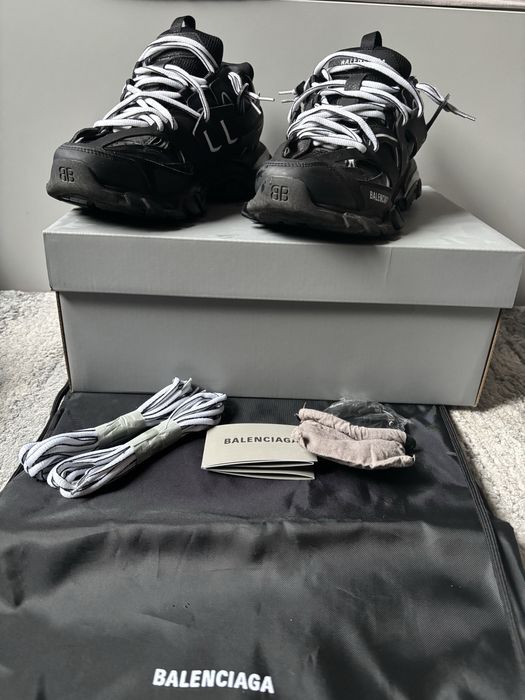 Balenciaga track led