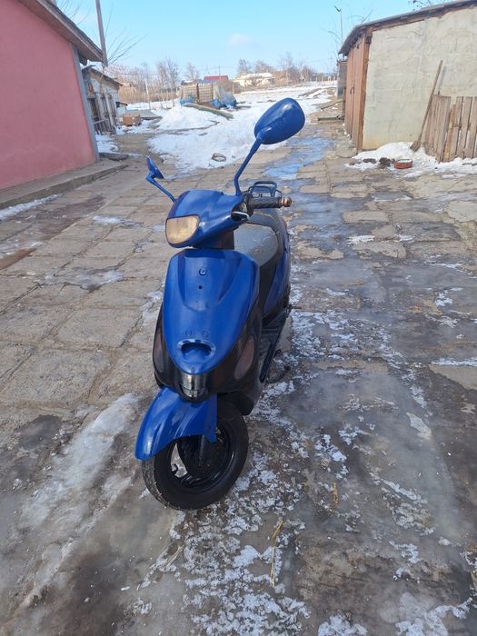 Scuter în 4 t  motorul nou de 80 cc