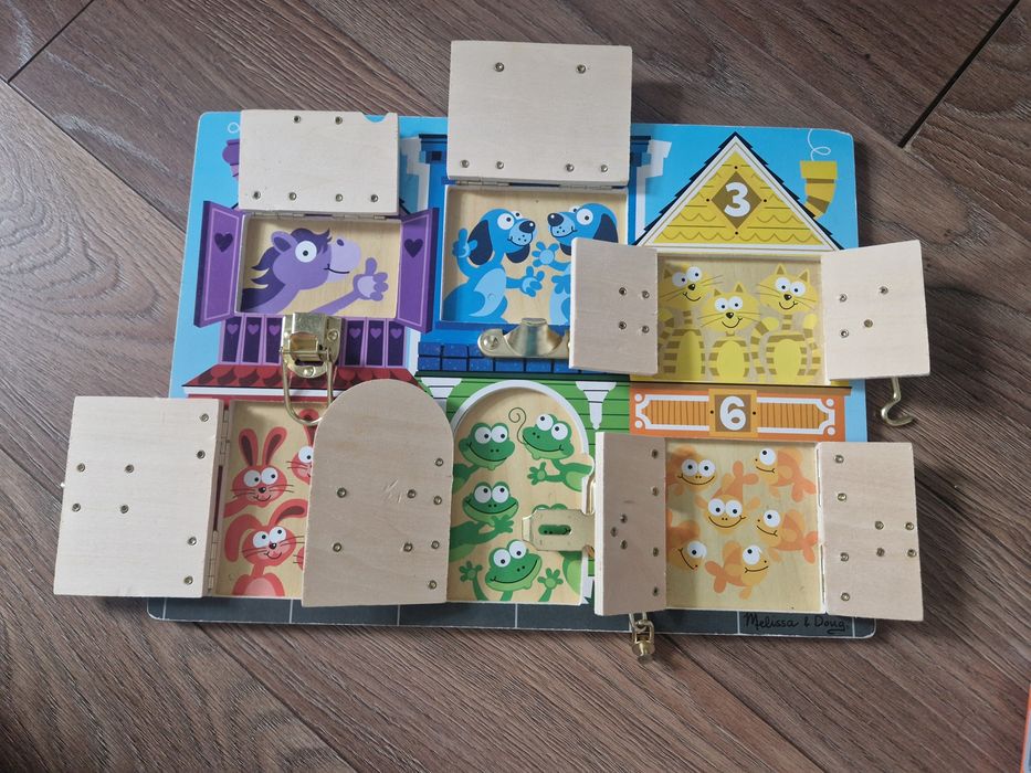 Joc din lemn Incuie/Descuie, Melissa&Doug