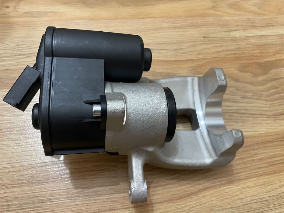 НОВИ Задни Спирачни апарати с мотор Volkswagen Passat B6 Sedan Variant