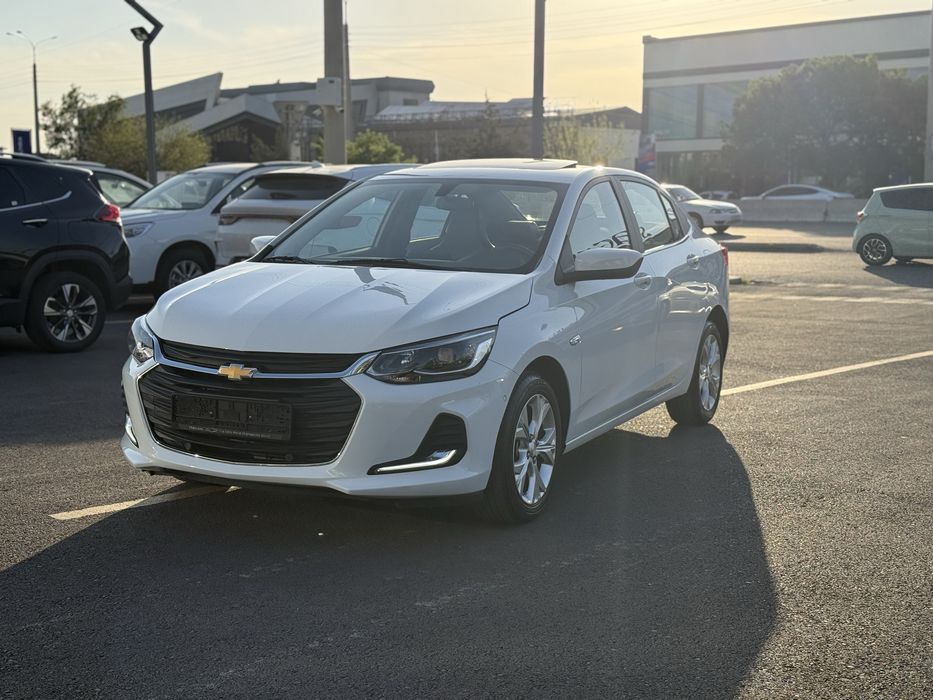 Chevrolet Onix Premier 2