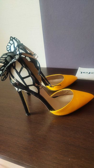 модные новые туфли