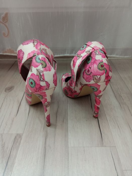 Pantofi cu toc Botinelli