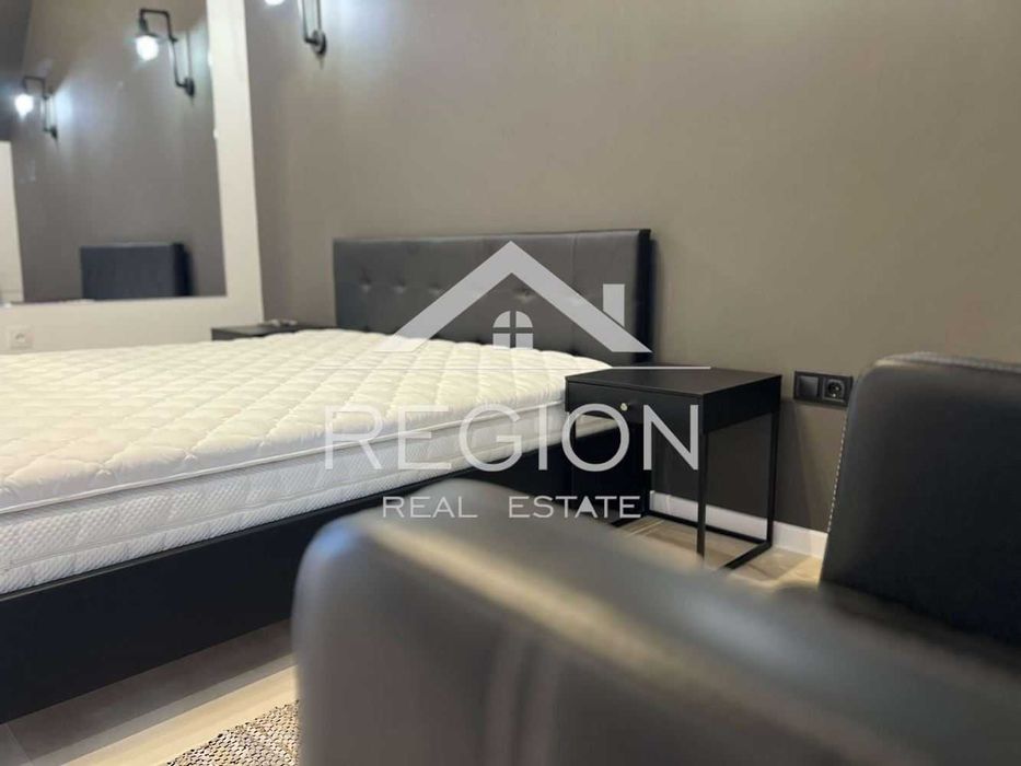 Дава се под наем Четиристаен апартамент в Варна, м-т Евксиноград - 230 кв.м за 2500 € - Снимка #11