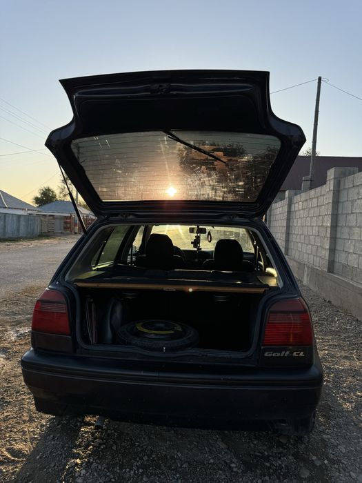 Volkswagen Golf 3,1993 газ-бензин