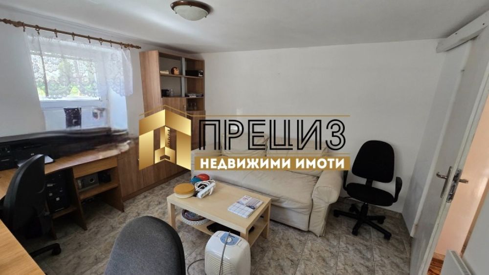 Продажба на къща с двор в гр. Шумен - Дивдядово