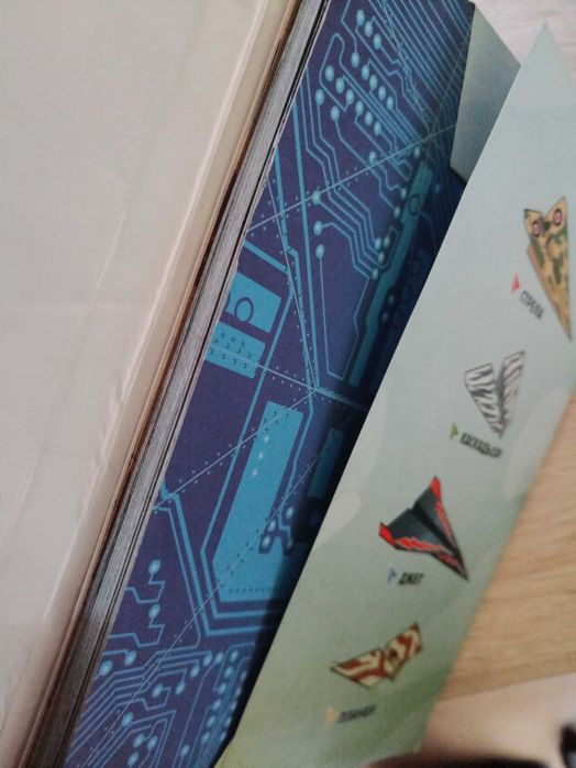 100 самолета от хартия