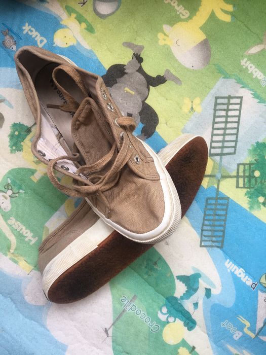 Марстонки Jack Wolfskin, Асикс, Superga, кожени обувки Derimid