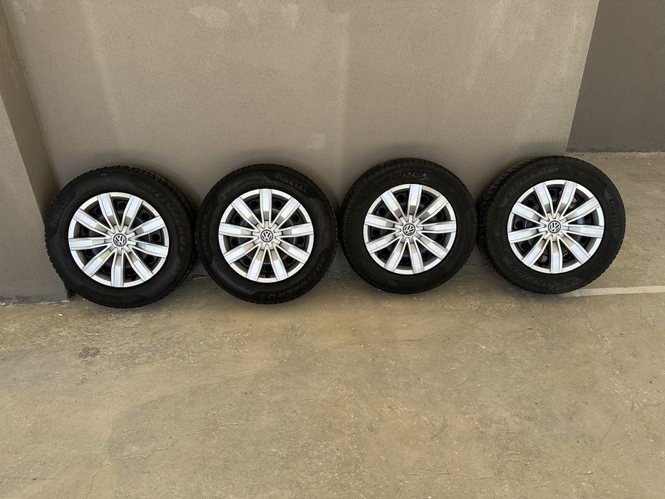 Pirelli зимни гуми с джанти и тасове 215/65R17