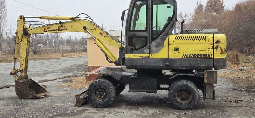 Продаётся экскаватор