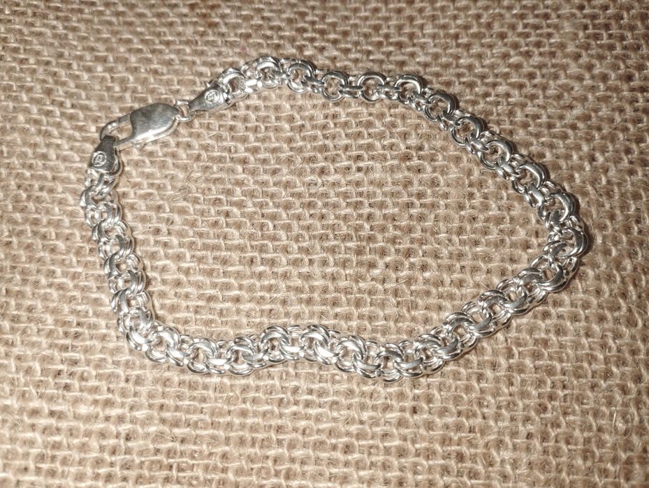 Продам серебряный браслет.