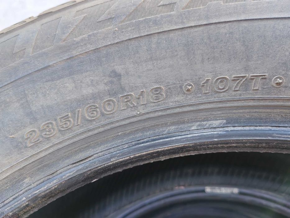 Шины 235/60/18 Bridgestone