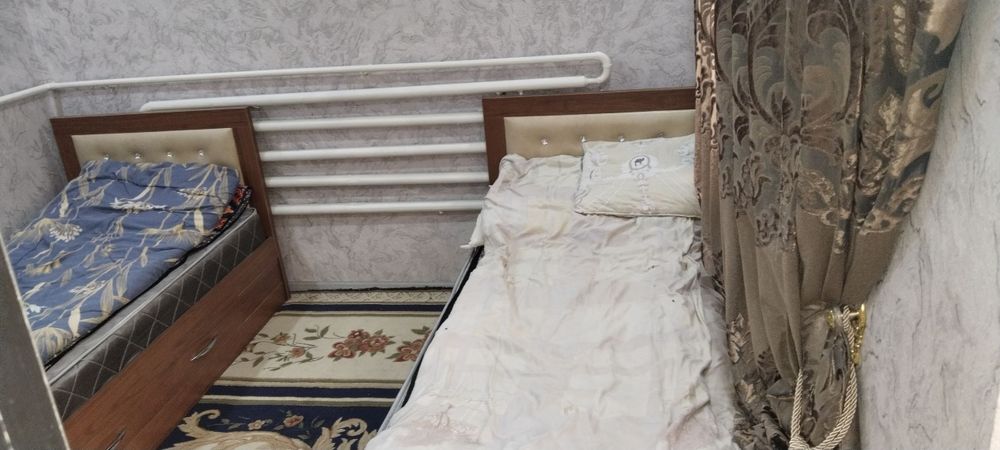 Ховли сотилади холати яхши шароит 100% Навои Шахар ТИНЧЛИК кургони