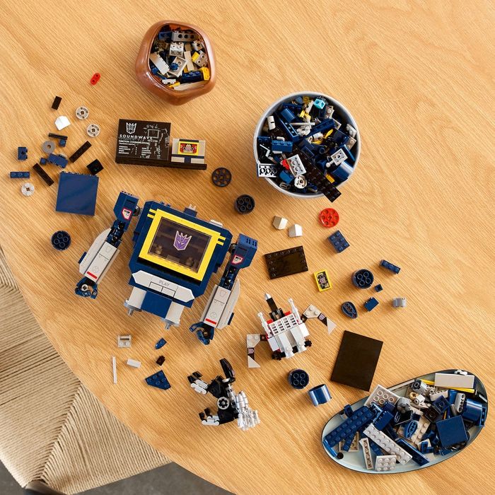 Lego 10358  Transformers Soundwave lego icons