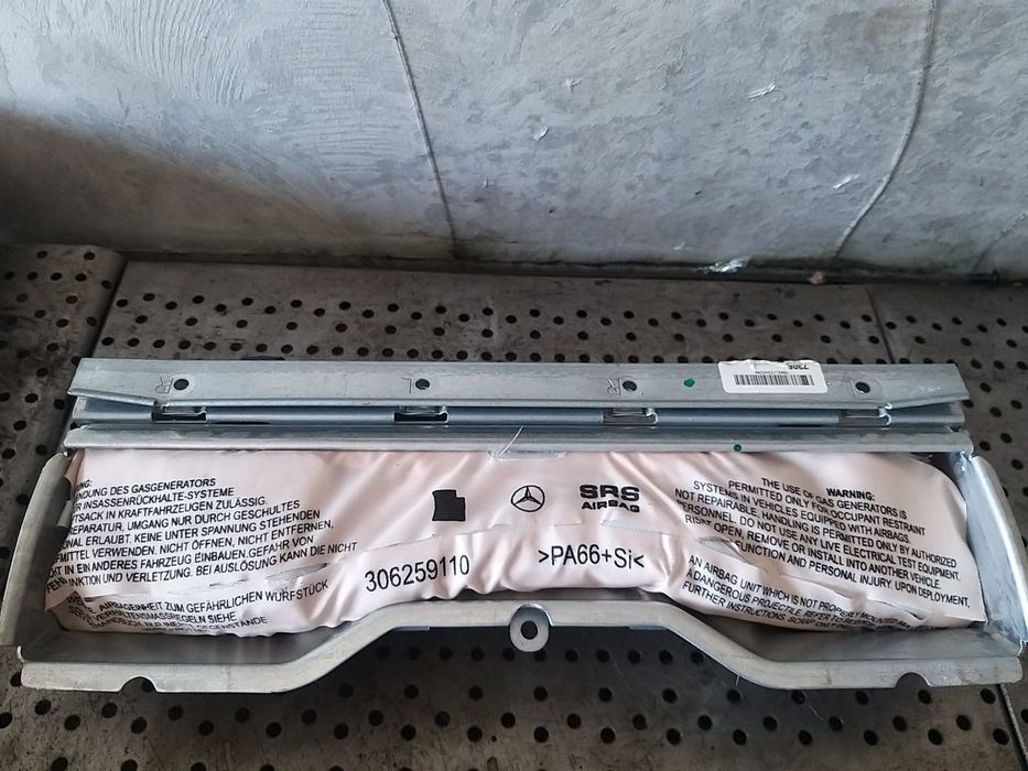 Airbag genunchi mercedes c class w204 306026999ar