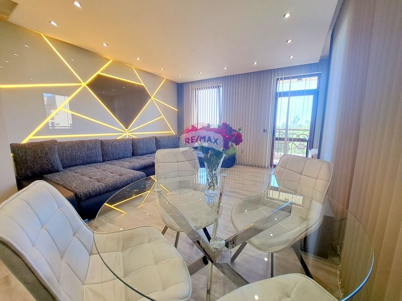 Продава се Тристаен апартамент в Балчик - 114 кв.м за 860 €/кв.м - Снимка #2