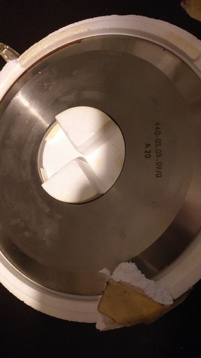 Vând  cutite  ghilotină