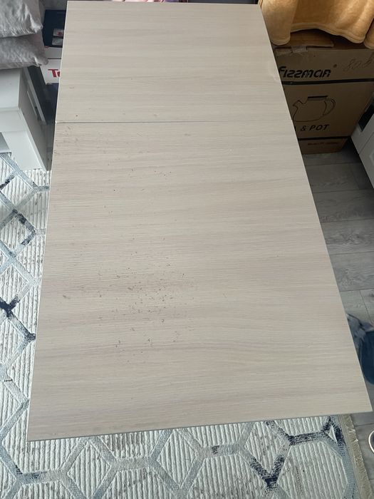 Маникюрный стол.