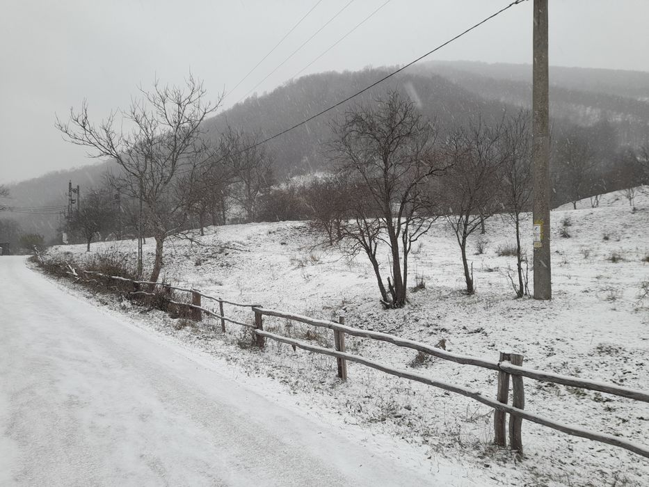 Casa de vanzare la munte in comuna Cornereva + teren 25000 m2