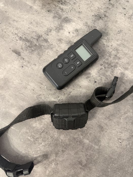 Zgarda electrica si cu vibratii pentru dresaj