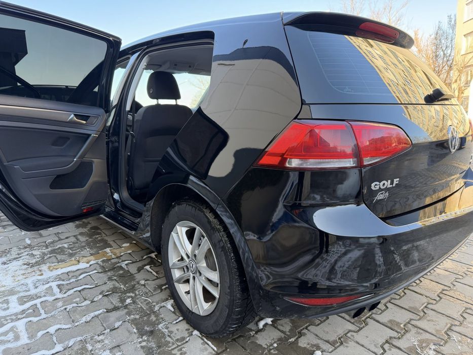 Продавам Много запазен лек автомобил Голф 7