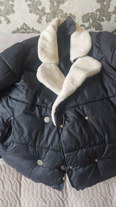 Продам женскую куртку.