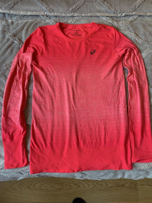 Asics/Асикс някои неща на известната марка, всичко по 15 евро