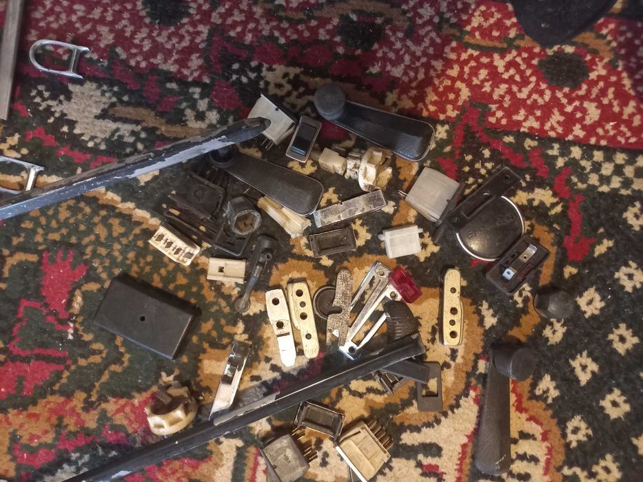 Sigla DACIA 1300, ornamente, maruntisuri