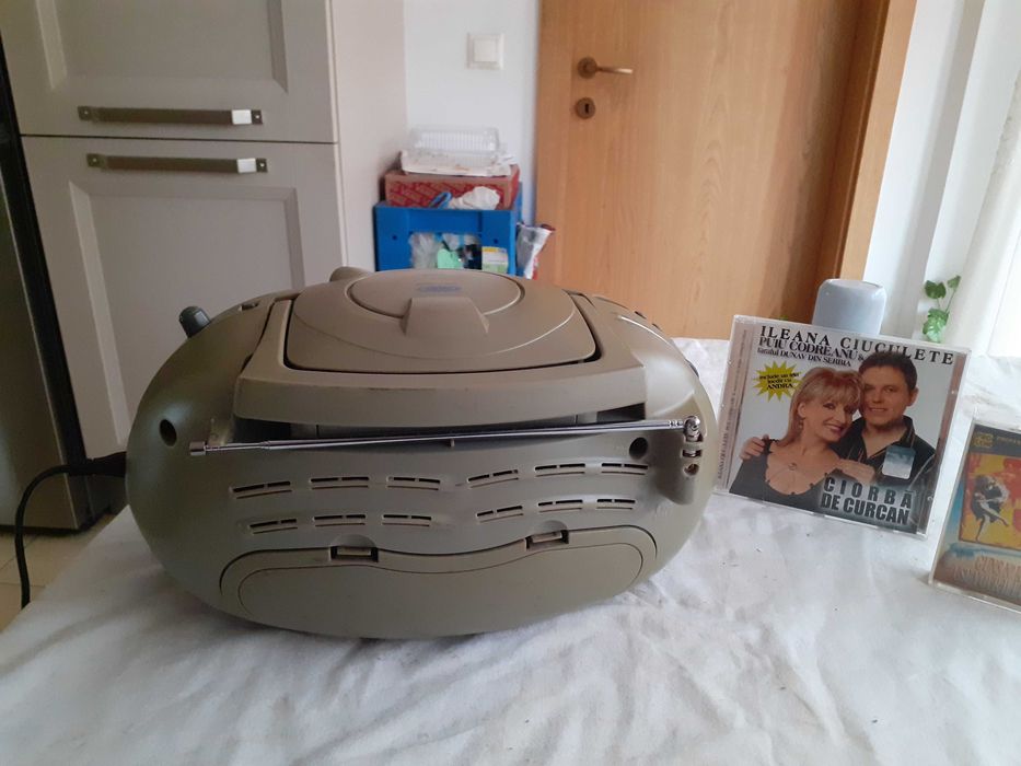 radiocasetofon cu CD combina LG