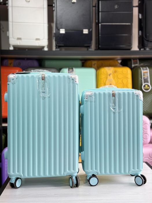 Новые чемоданы Берлин противоударные